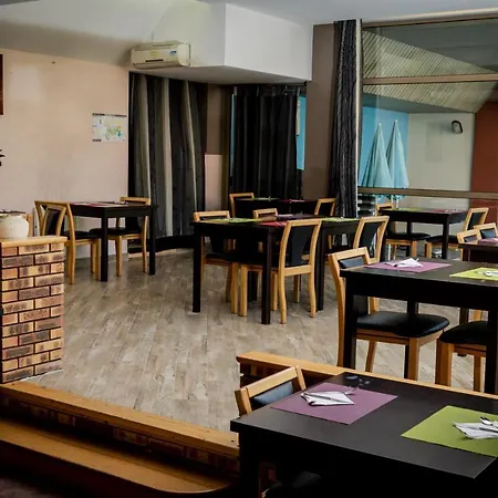 Adonis Gapotel 3*